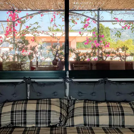 Terrazza Pavone Ачи Костелло