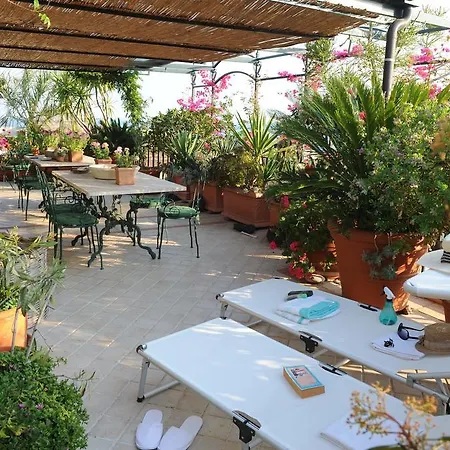 شقة Terrazza Pavone آتْشّي كاستيلّو